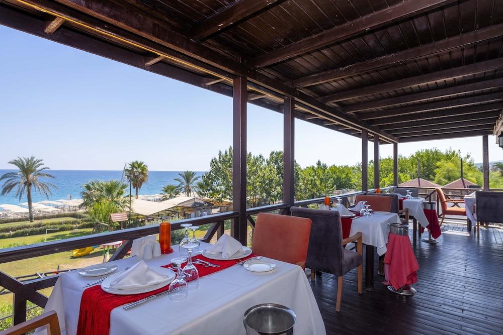 Labada Beach Hotel Camyuva Exterior photo